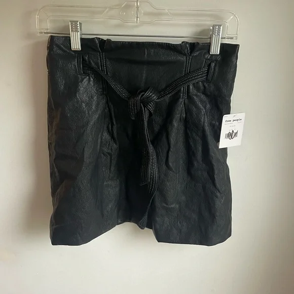Free People NWT Payton Paperbag Black Faux Leather Textured Mini Skirt 0 -J - Picture 4 of 8